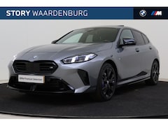 BMW 1-serie - M135 xDrive High Executive Automaat / Trekhaak / Sportstoelen / Adaptieve LED / M Adaptief