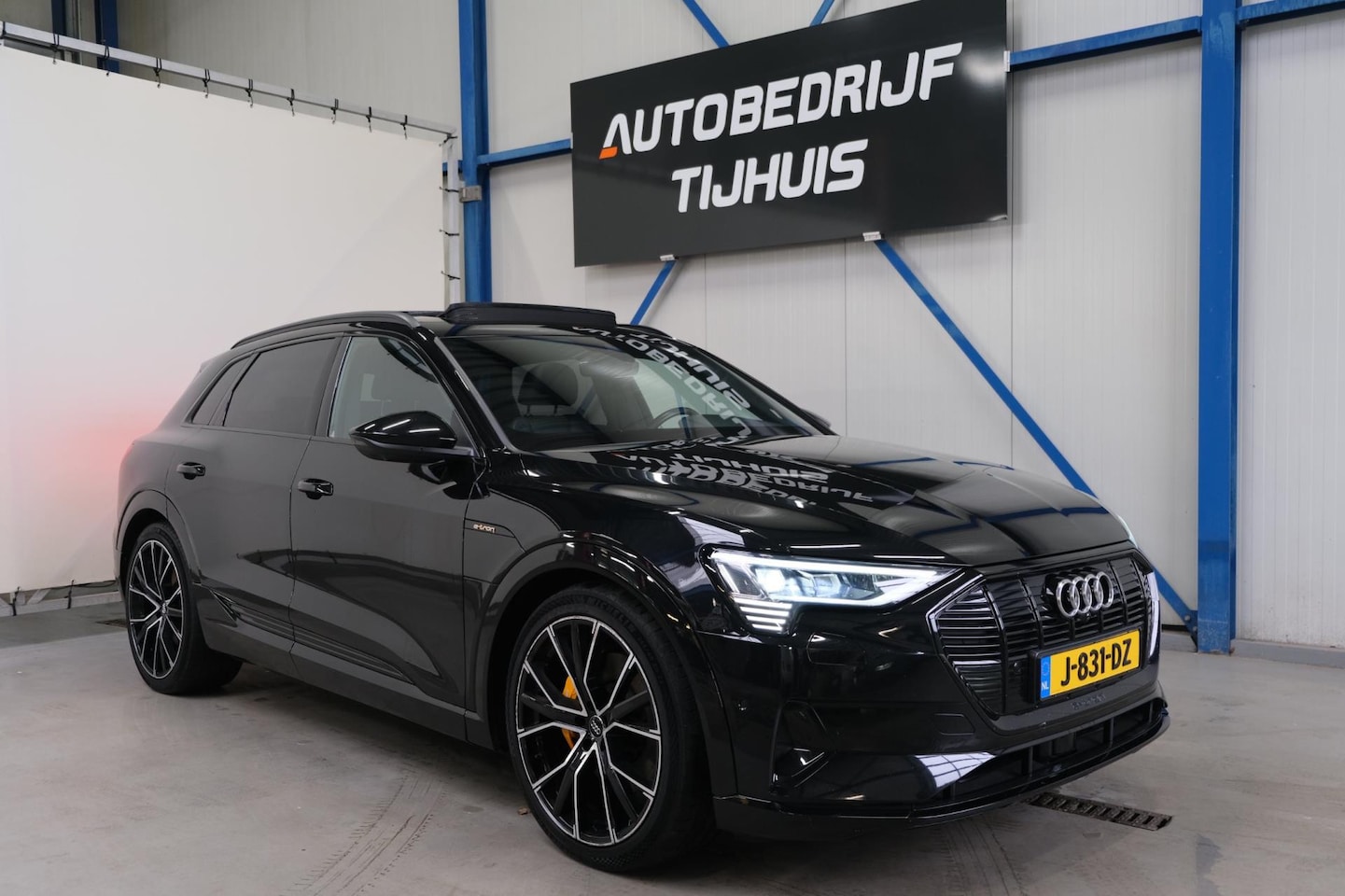 Audi e-tron - E-tron 55 quattro advanced Pro Line Plus 95 kWh > Lees Advertentie < - AutoWereld.nl