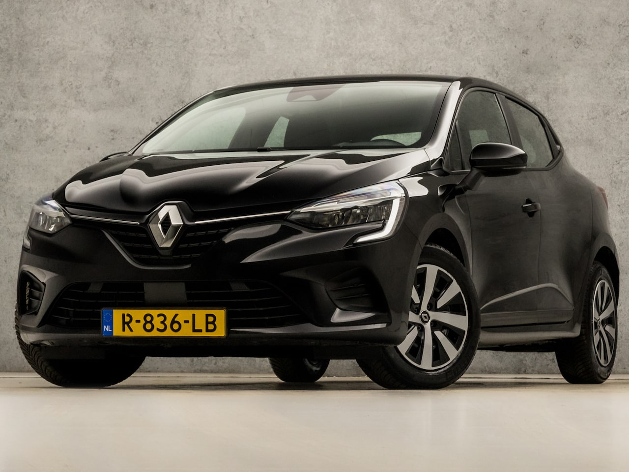 Renault Clio - 1.0 TCe 90 Equilibre Sport (APPLE CARPLAY, GROOT NAVI, LM VELGEN, PARKEERSENSOREN, SPORTST - AutoWereld.nl