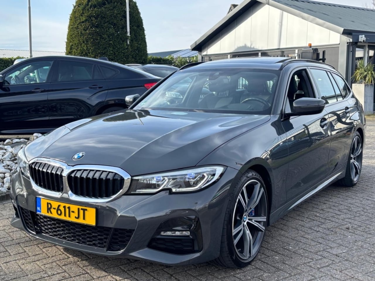 BMW 3-serie Touring - 330D High Executive M-Pakket 2021 Panodak - AutoWereld.nl