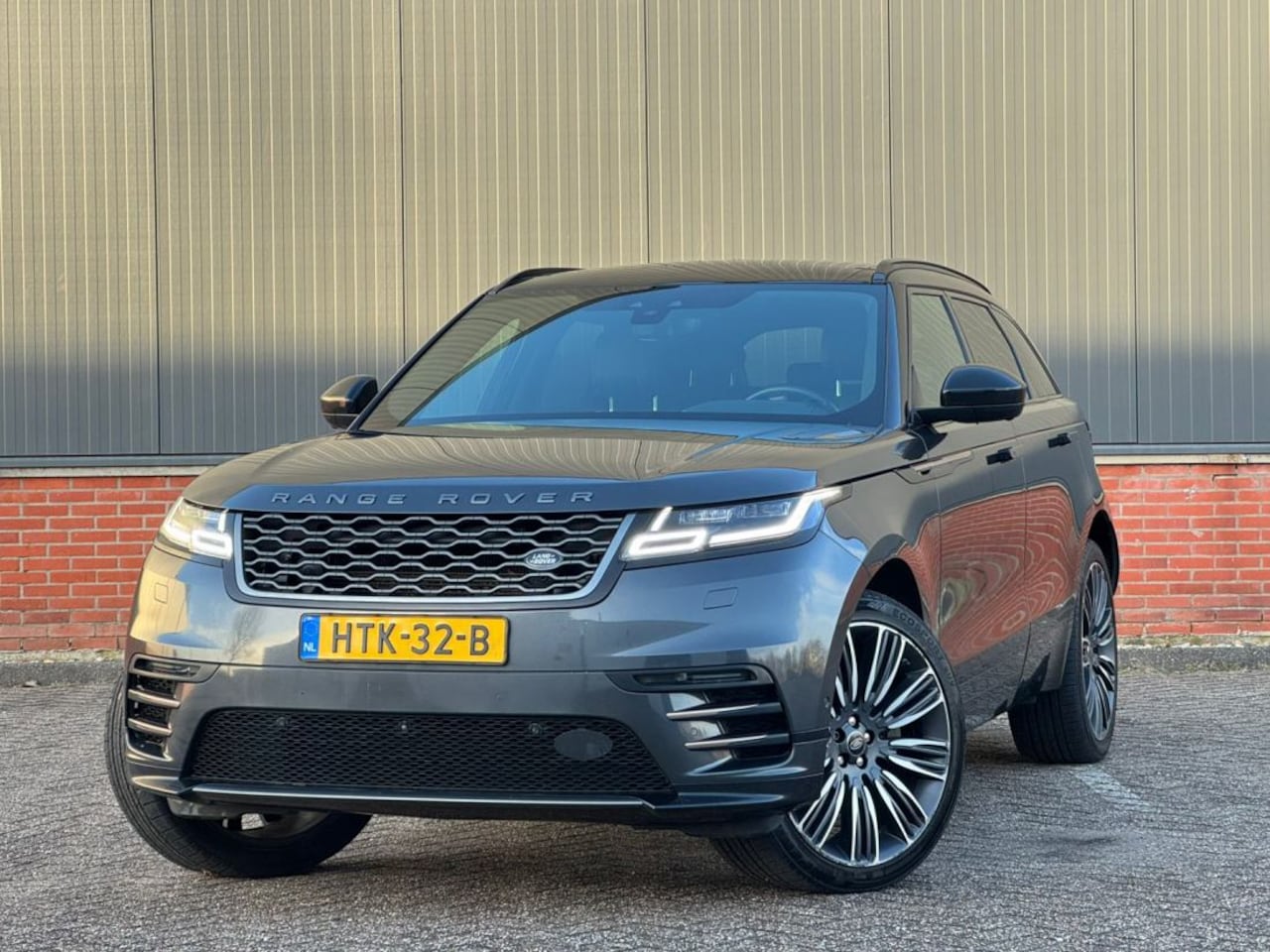 Land Rover Range Rover Velar - 3.0 D300 AWD R-Dynamic HSE - AutoWereld.nl