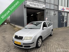 Skoda Fabia Combi - 1.4-16V Ambiente Trekhaak Nieuwe APK NAP Logisch