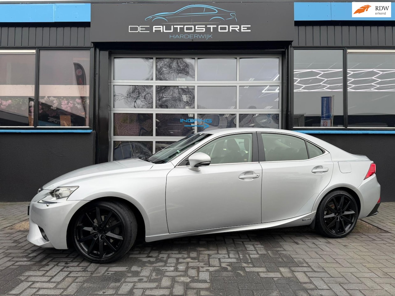 Lexus IS - 300 hybride Airco leder Xenon Cruise 18inch Trekhaak Dealer Onderhouden Zeer Mooie Auto!! - AutoWereld.nl