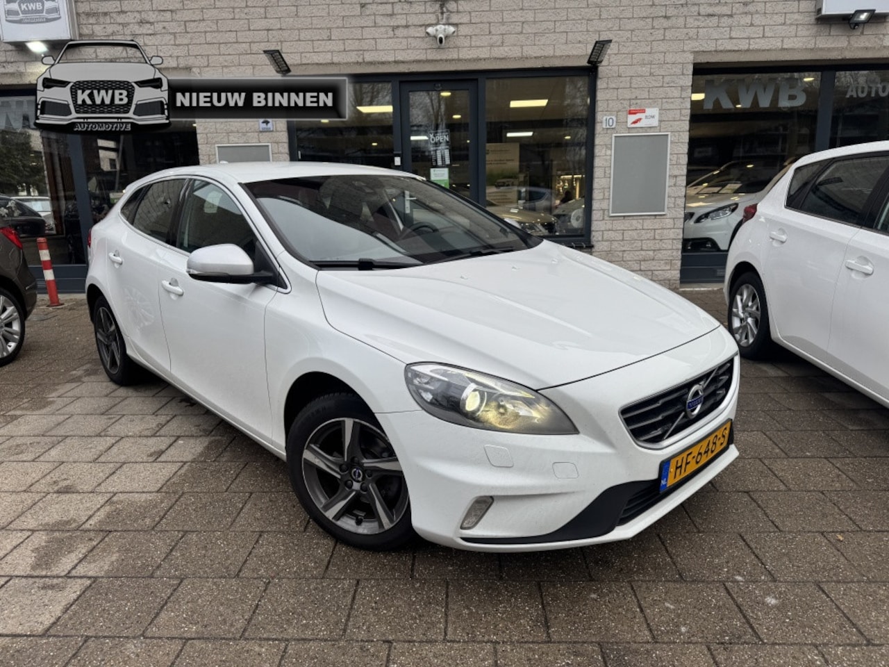 Volvo V40 - 2.0 D2 R-Design Led Xenon Beurt NAP - AutoWereld.nl