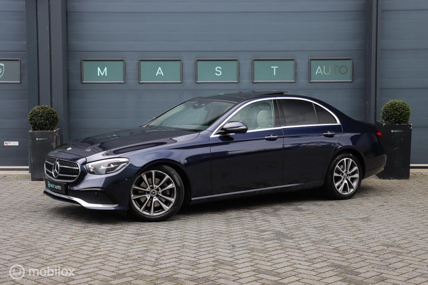 Mercedes-Benz E-klasse - 200|NAP|Pano|Burmester|Soft close|360 camera - AutoWereld.nl