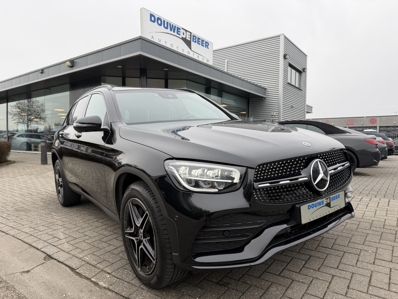 Mercedes-Benz GLC-klasse - 300e 4MATIC Business Solution AMG Pano-Dak | Camera | Keyless | Night | - AutoWereld.nl