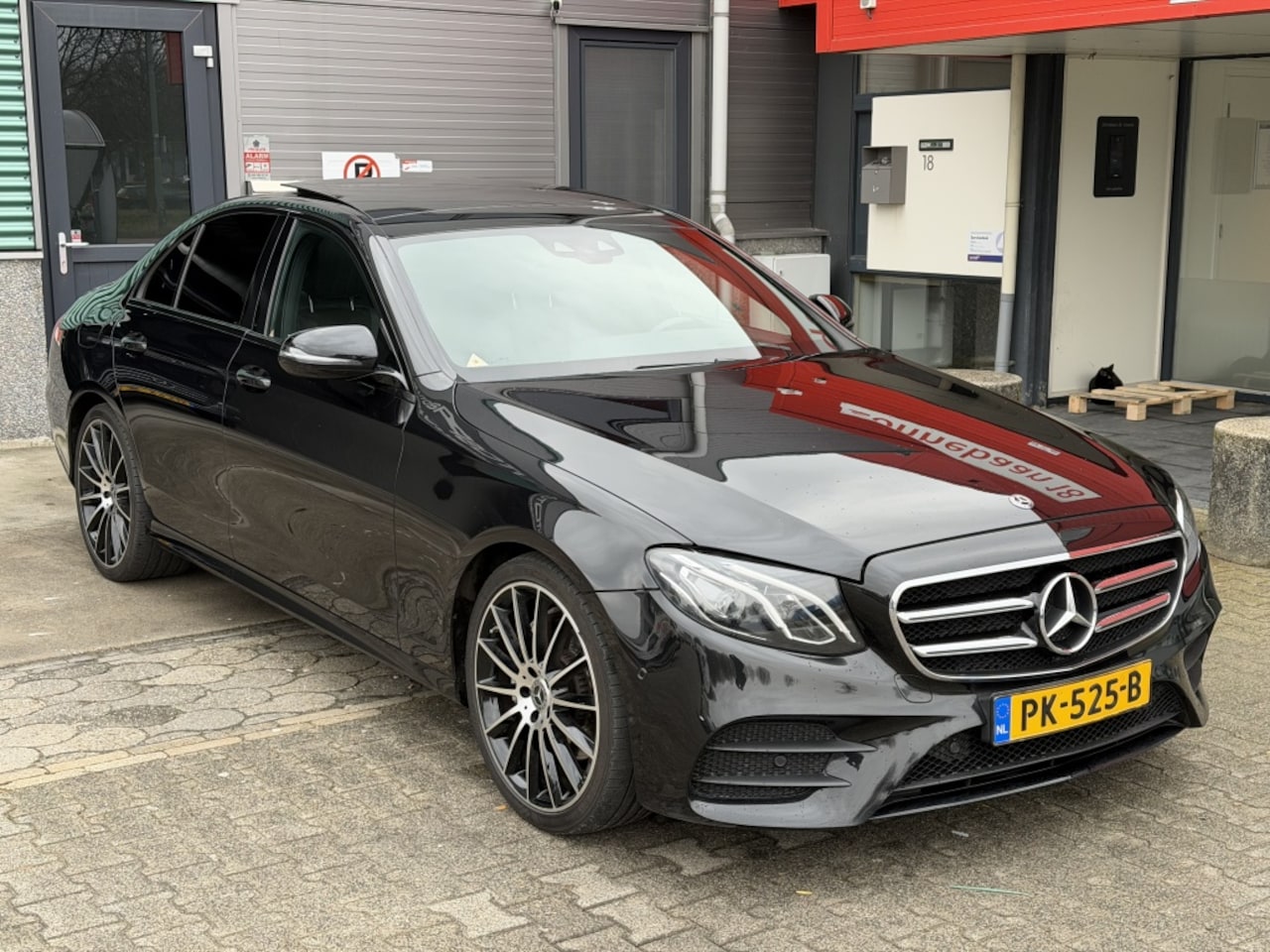 Mercedes-Benz E-klasse - 200 AMG Pano Widescreen Head Up - AutoWereld.nl