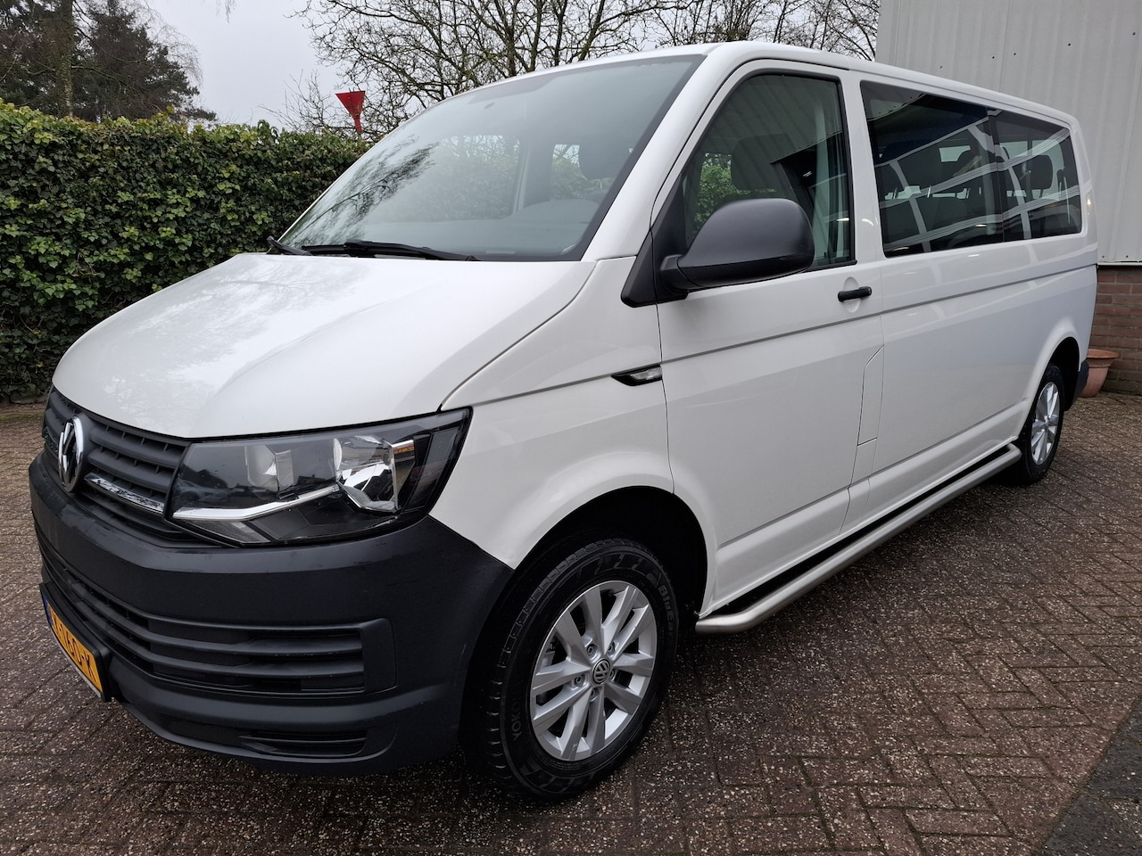 Volkswagen Transporter Kombi - 2.0 TSI L2H1 22950.- INCL BTW 9-PERSOONS BENZINE 150PK - AutoWereld.nl