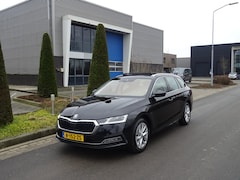 Skoda Octavia Combi - 1.4 TSI iV PHEV Sportline | Panodak |100% Onderhouden