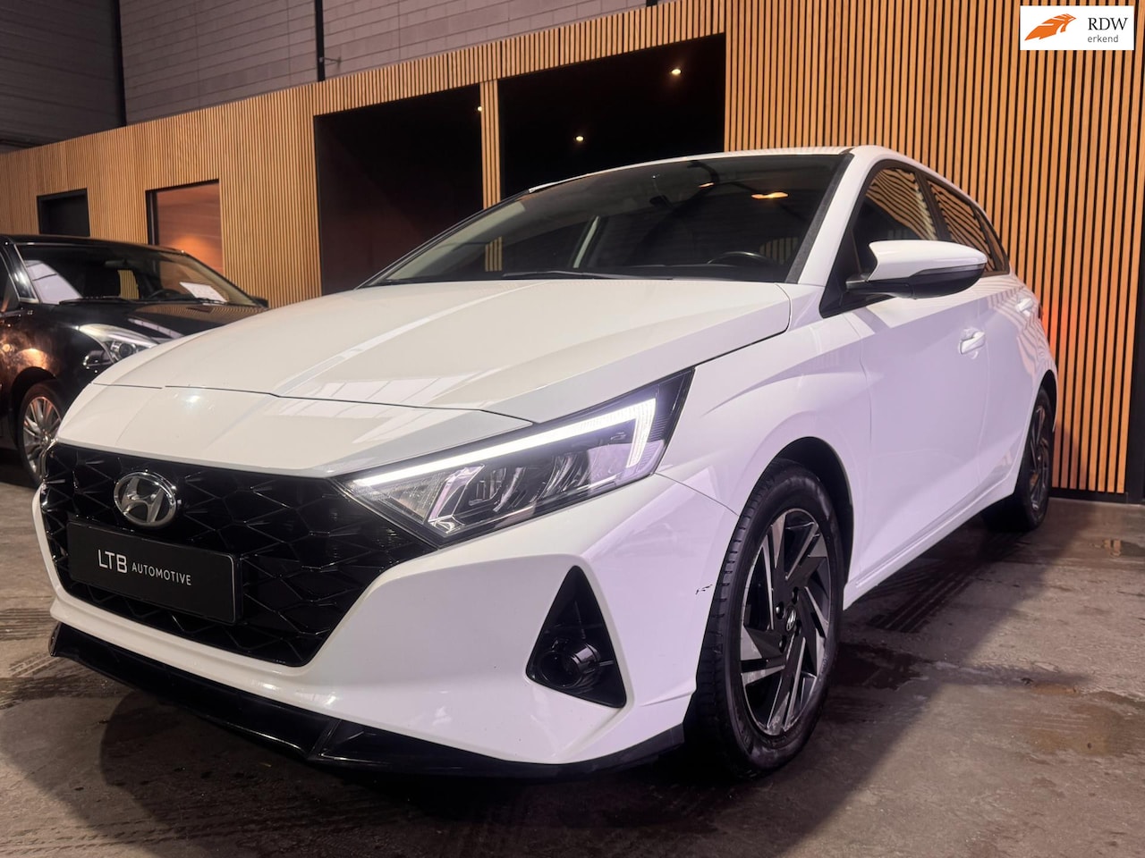 Hyundai i20 - 1.0 T-GDI Comfort Automaat Camera|Carplay|Stoel/Stuurverw. - AutoWereld.nl