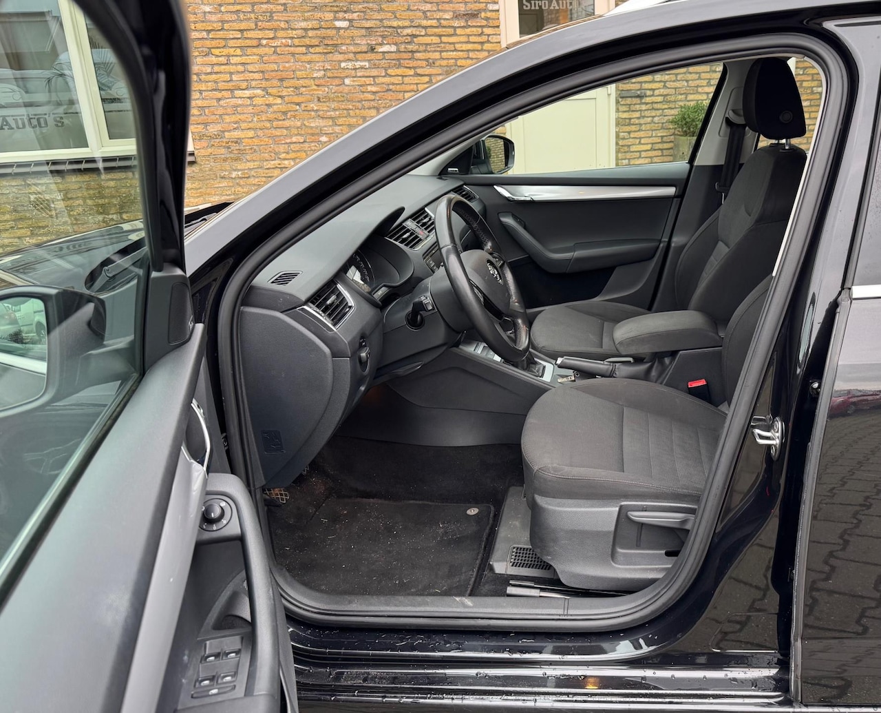 Skoda Octavia Combi - 1.4 TSI Greentech Elegance Businessline Bj 2013 Zeer Nette auto - AutoWereld.nl