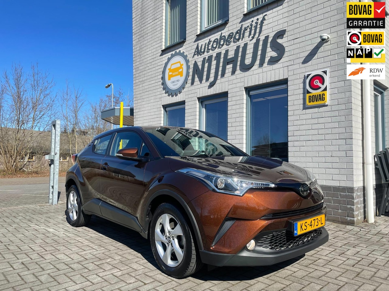 Toyota C-HR - 1.2 Dynamic / Telefoon / Trekhaak / Navigatie / Cruise Controle / Climate Controle - AutoWereld.nl