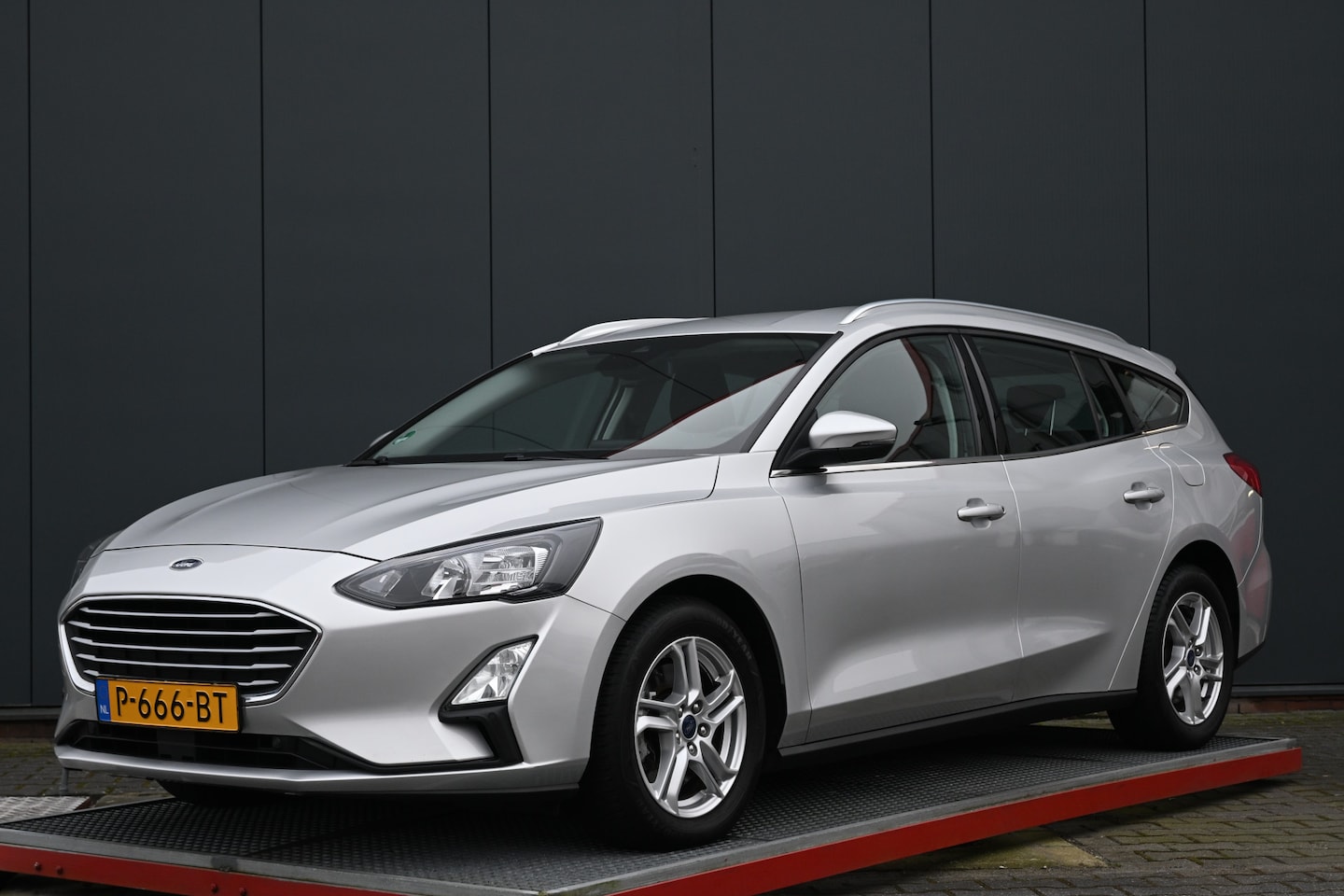 Ford Focus Wagon - 1.0 EcoBoost Hybrid Trend Edition Business 1.0 EcoBoost Hybrid Trend Edition Business - AutoWereld.nl