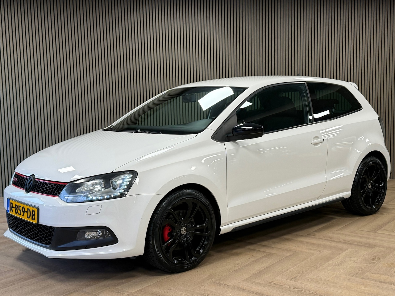 Volkswagen Polo - 1.4 TSI GTI DSG LED CLIMATE CONTROL PDC MEDIASCHERM - AutoWereld.nl