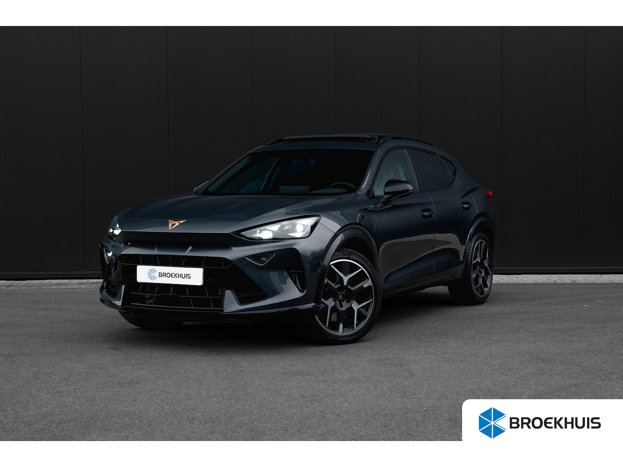 CUPRA Formentor - 1.5 TSI e-Hybrid 272 PK VZ Performance Trekhaak | 360 Camera | Sennheiser | Panoramadak | - AutoWereld.nl