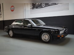 Jaguar XJ - XJ40 6.0 V12 SWB Gold edition (1994)