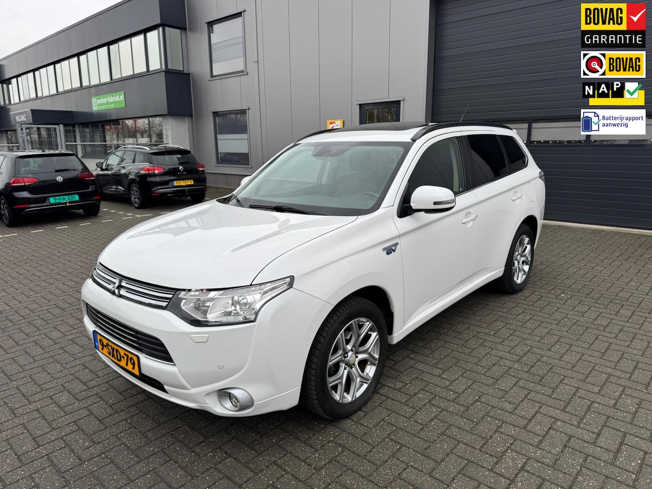 Mitsubishi Outlander - 2.0 PHEV instyle 2.0 PHEV Instyle+ - AutoWereld.nl