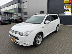 Mitsubishi Outlander - 2.0 PHEV Instyle+