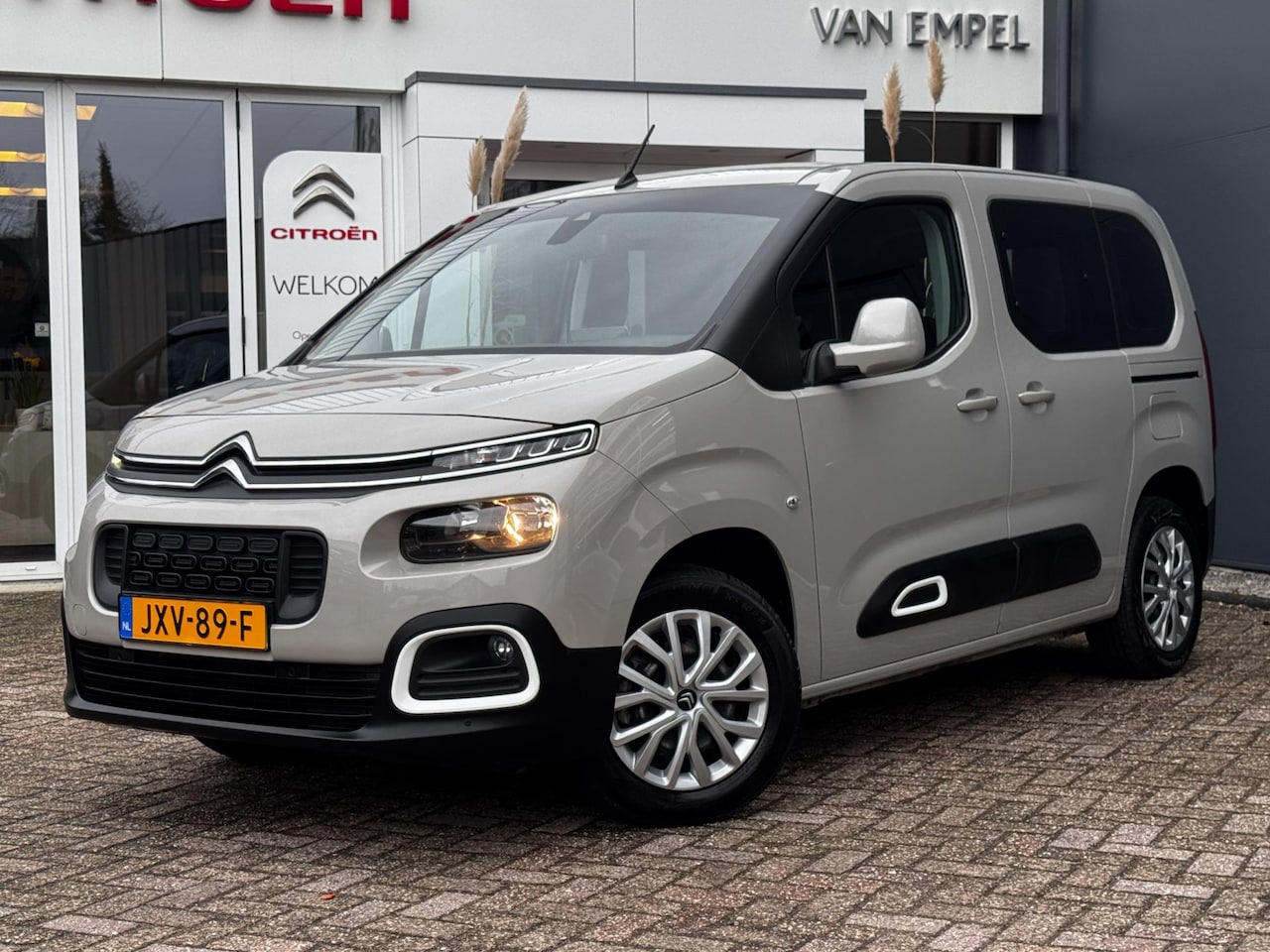 Citroën Berlingo - 1.2 PureTech Live | Automaat | Camera | Navigatie | Parkeersensoren | 1e Eigenaar - AutoWereld.nl