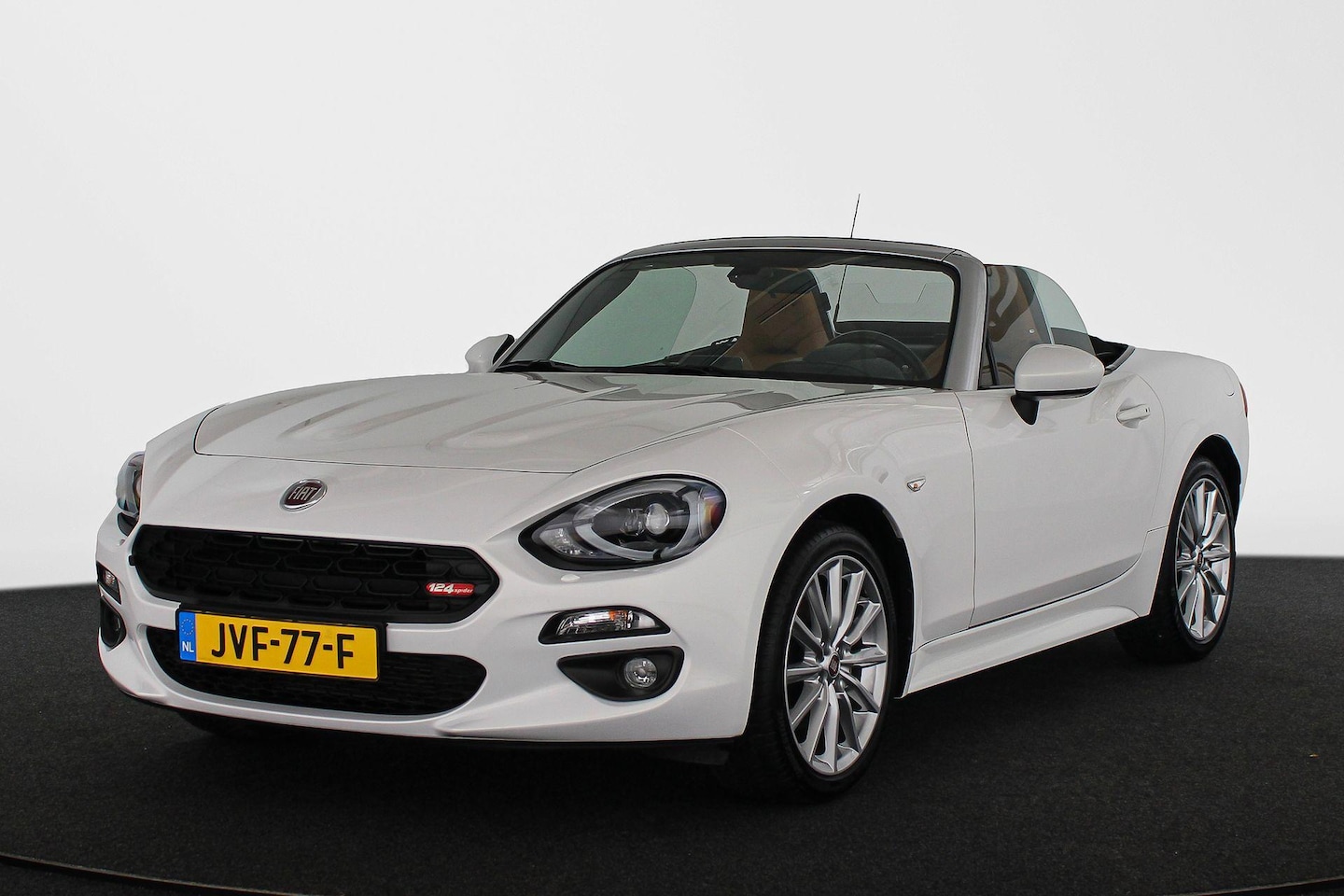 Fiat 124 Spider - 1.4 MultiAir Turbo Lusso BOSE Keyless Stoelverwarming Achteruitrijcamera - AutoWereld.nl