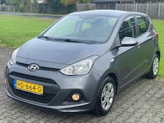 Hyundai i10 - 1.0 I-Motion Automaat/ Airco/ 5-Deurs/ Weinig KM's/ NAP/ Boekjes