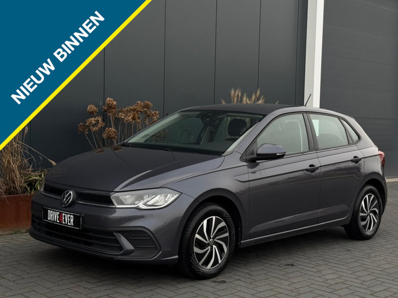 Volkswagen Polo - 1.0 TSI Life GARANTIE NAVI APPLE CARPLAY ECC SPORTVELGEN - AutoWereld.nl