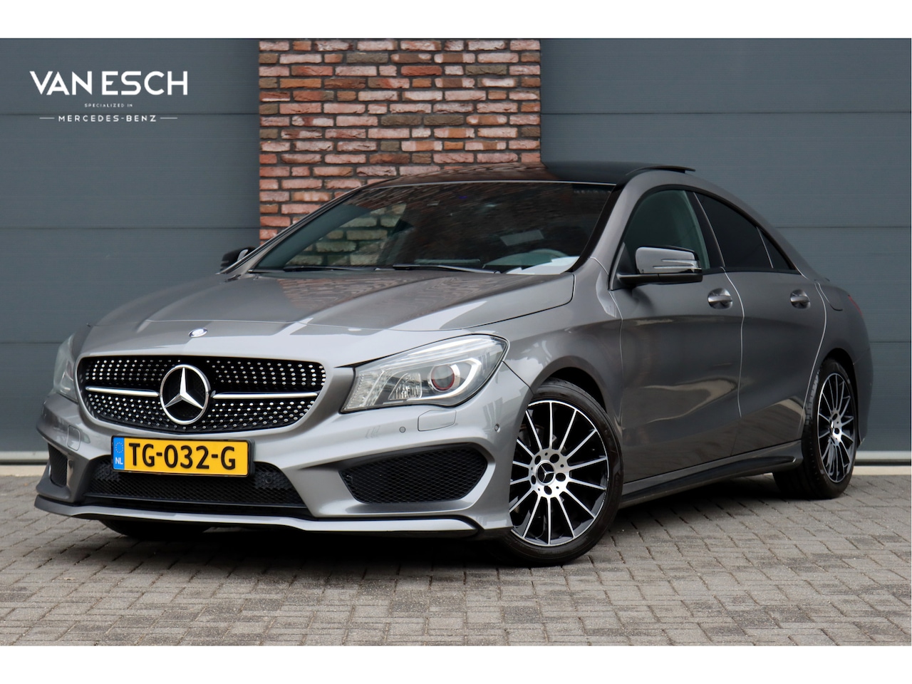 Mercedes-Benz CLA-Klasse - 200 AMG Line | Panoramadak | Camera | Stoelverwarming | Nappa Leder | Harman/Kardon | Nigh - AutoWereld.nl