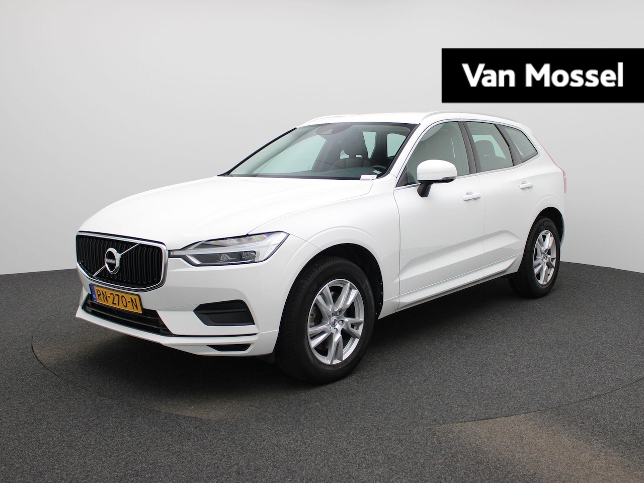 Volvo XC60 - 2.0 T5 Momentum | Automaat | Apple Carplay / Android Auto | Lederen Bekleding | Parkeersen - AutoWereld.nl