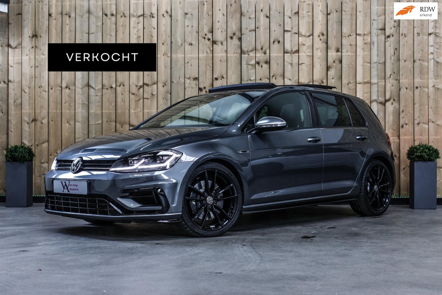 Volkswagen Golf - 2.0 TSI 4Motion R *Pano*Dynaudio*DCC*Keyless* - AutoWereld.nl