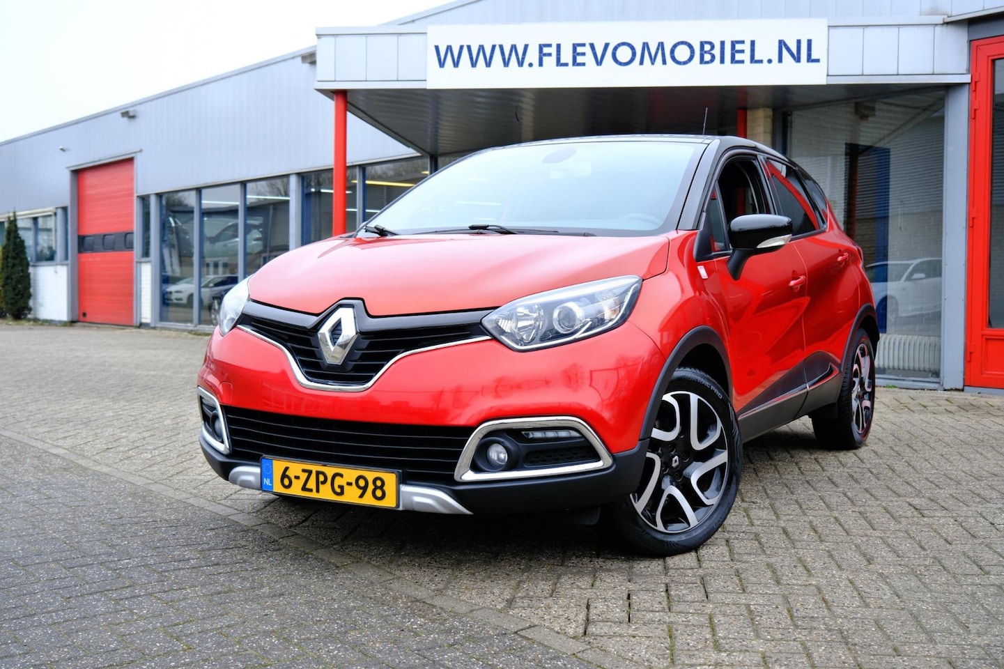 Renault Captur - 1.2 TCe Helly Hansen Aut. Navi|Cam|1e Eig|LMV|Half Leder - AutoWereld.nl