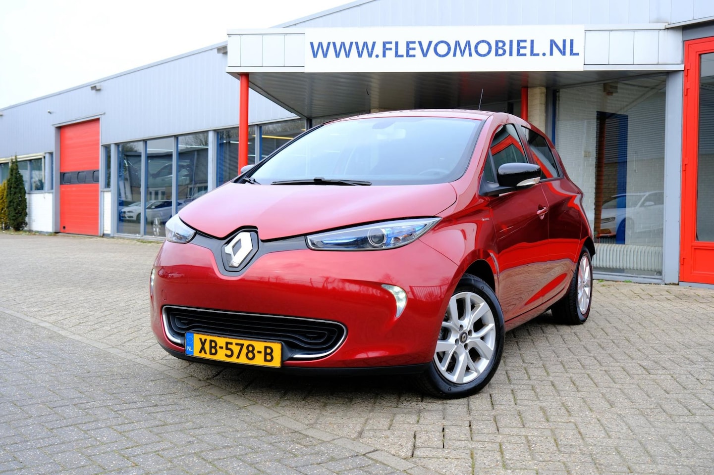 Renault Zoe - R110 Limited 41 kWh (Huur Accu) Aut. Navi|Clima|DAB|LMV - AutoWereld.nl