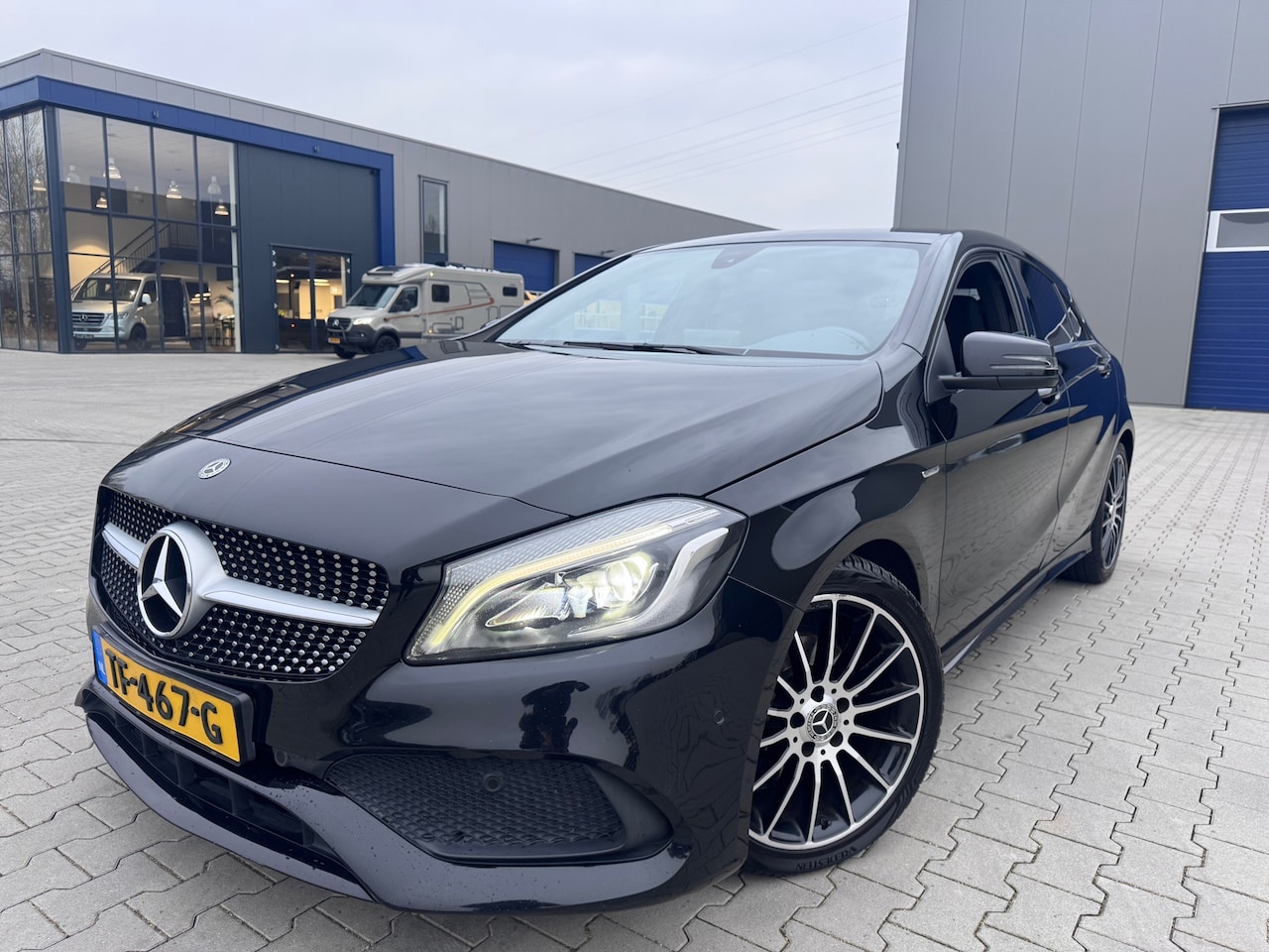 Mercedes-Benz A-klasse - 180 Sport Edition Amg pakket Automaat zeer nette auto!! - AutoWereld.nl