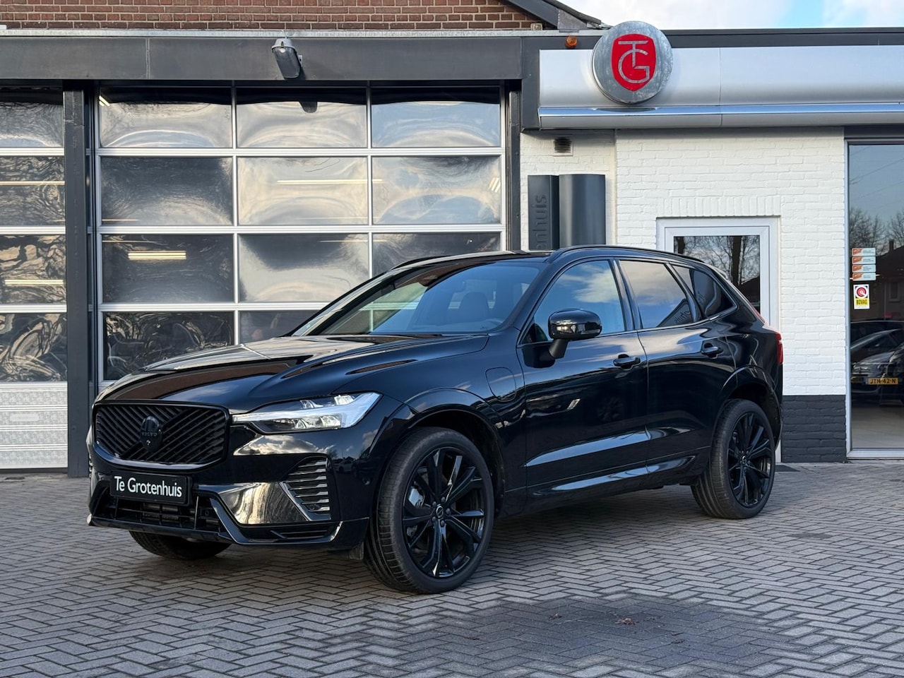 Volvo XC60 - 2.0 T6 Plug-in hybrid AWD Ultra Black Edition 2.0 T6 Plug-in hybrid AWD Ultra Black Edition - AutoWereld.nl