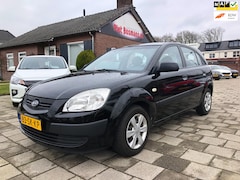 Kia Rio - 1.4 L