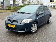 Toyota Auris - 1.6-16V Sol Business