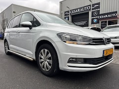Volkswagen Touran - 2.0 TDI SCR AUTOMAAT / 206 DKM / DEALER ONDERHOUDEN