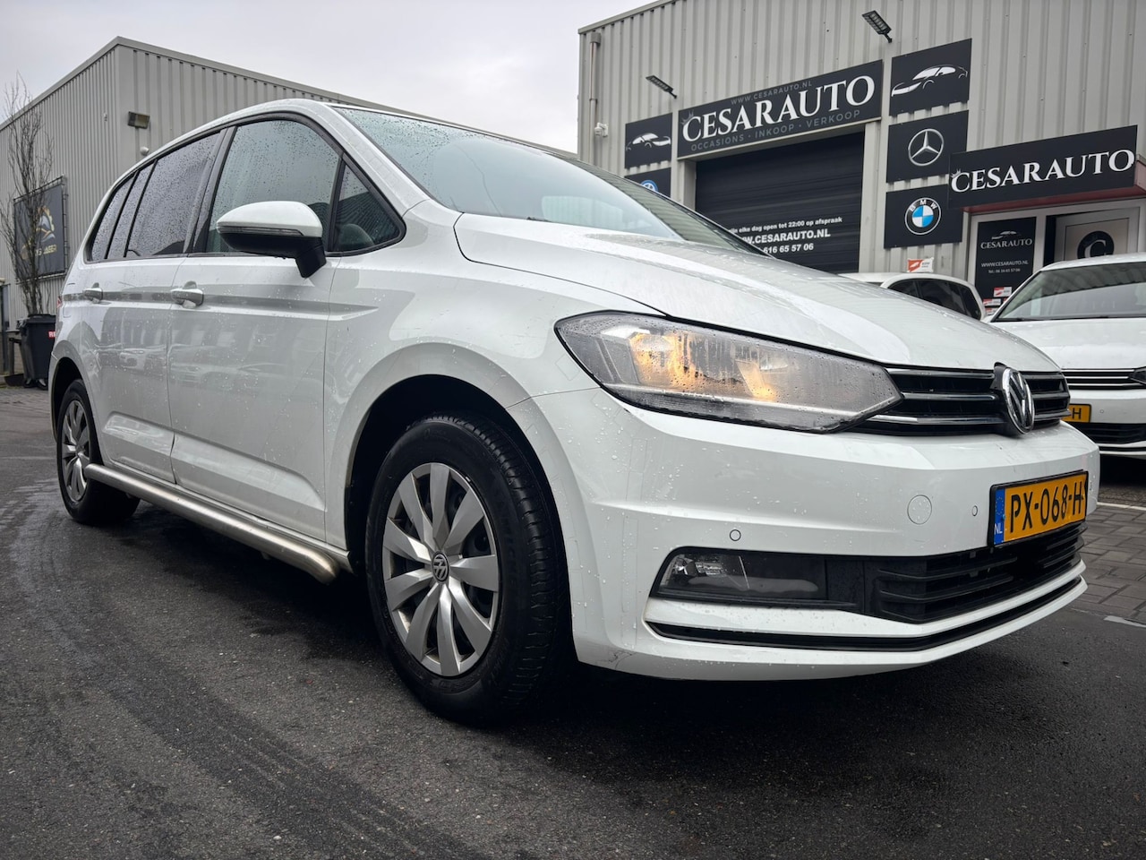 Volkswagen Touran - 2.0 TDI SCR AUTOMAAT / 86 DKM / DEALER ONDERHOUDEN - AutoWereld.nl