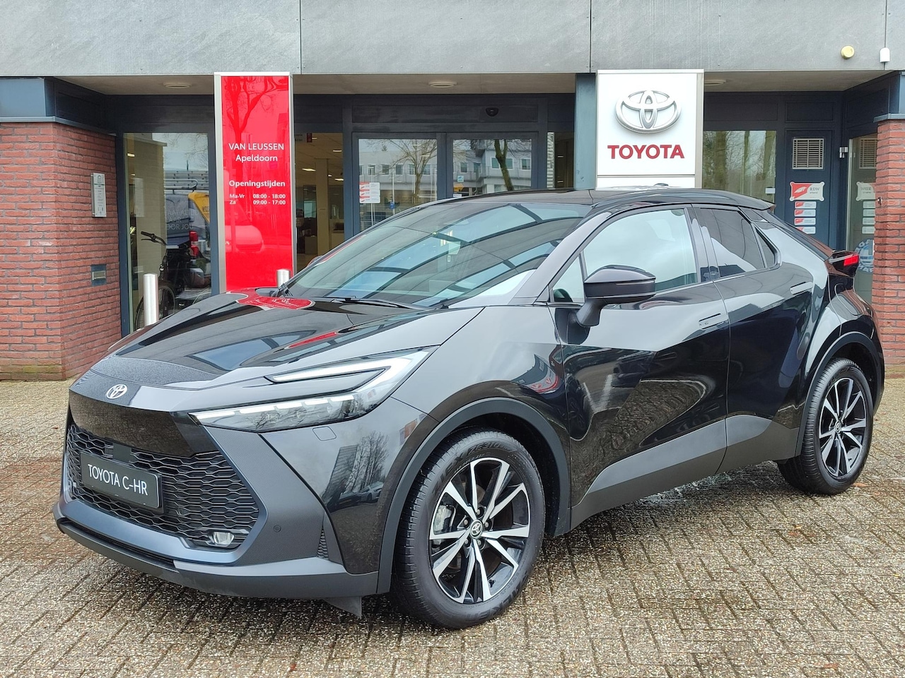 Toyota C-HR - Hybrid 140 FIRST EDITION STOEL/STUURVERW EL-ACHTERKLEP KEYLESS BLIND SPOT PARK-SENSOREN NA - AutoWereld.nl