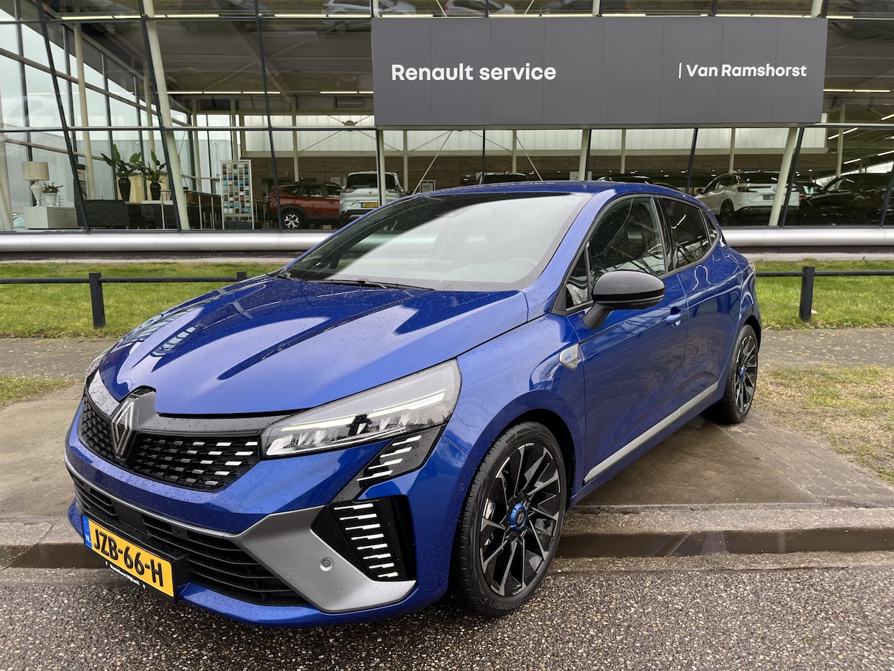 Renault Clio - 1.6 E-Tech Full Hybrid 145 esprit Alpine Bose / 360' Camera / Apple Carplay - Android Auto - AutoWereld.nl