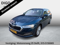 Skoda Octavia Combi - 1.5 e-TSI BUSINESS PLUS 150 PK 1e EIG AUTOMAAT SCHUIF/KANTEL PANORAMADAK.GROTE WEG KM