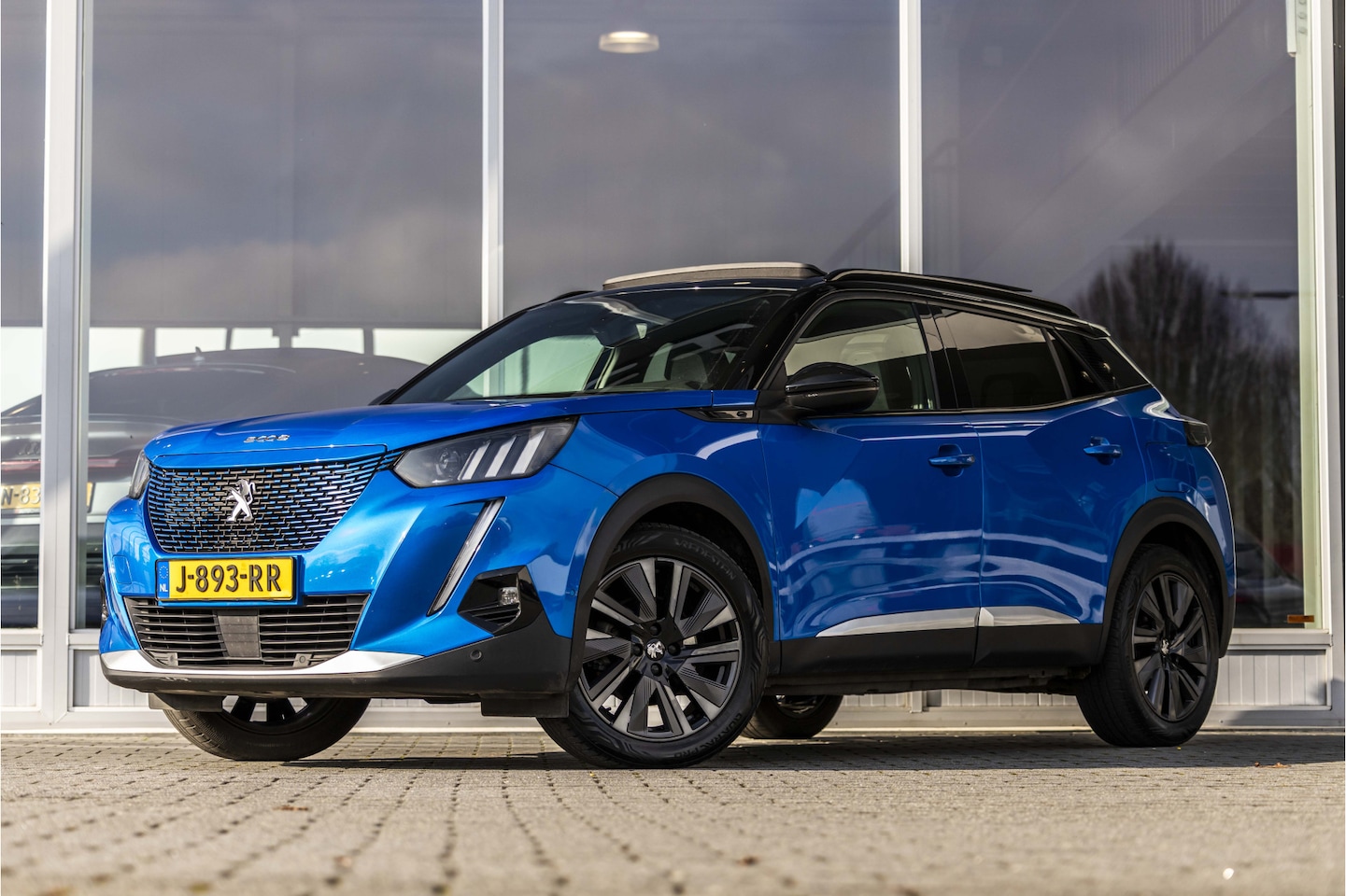 Peugeot e-2008 - EV GT 50 kWh | Pano | Camera | LED - AutoWereld.nl