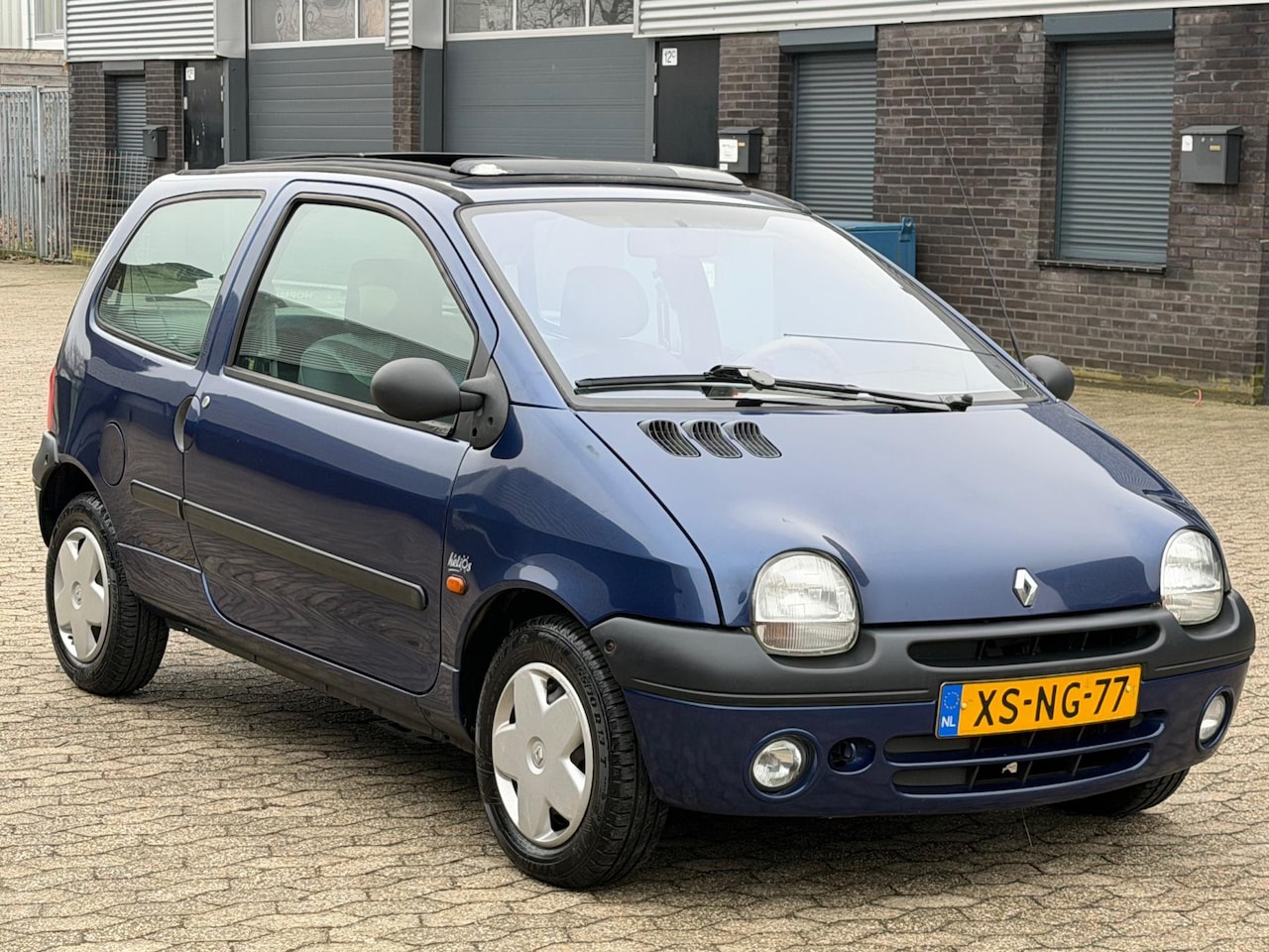 Renault Twingo - 1.2 Comfort Easy PANORAMA SCHUIFDAK Nieuw APK - AutoWereld.nl