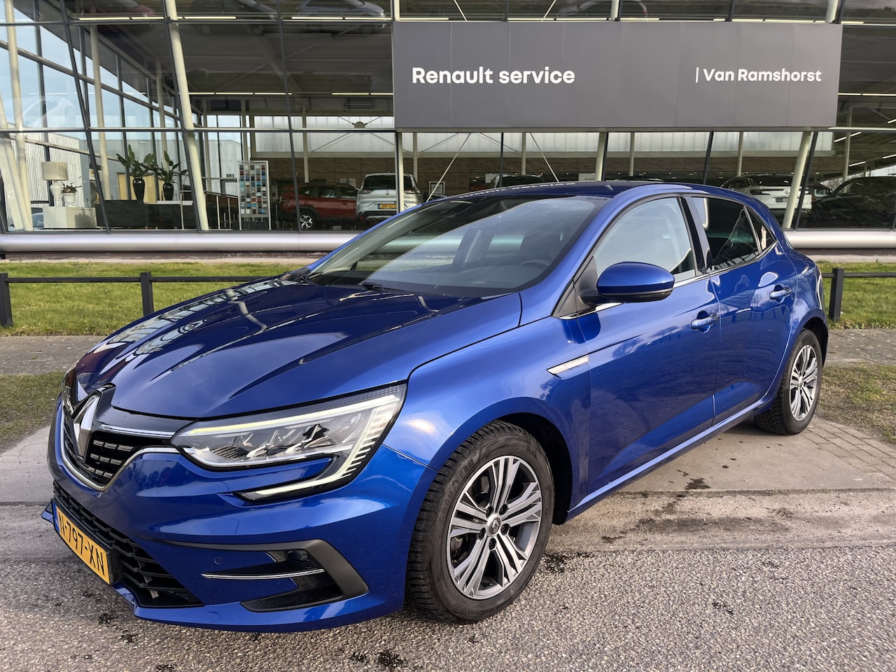 Renault Mégane - 1.3 TCe Intens 141PK / Dealer onderhouden / Leder / Stoelverw. / Stuurverw. / Keyless / Cl - AutoWereld.nl