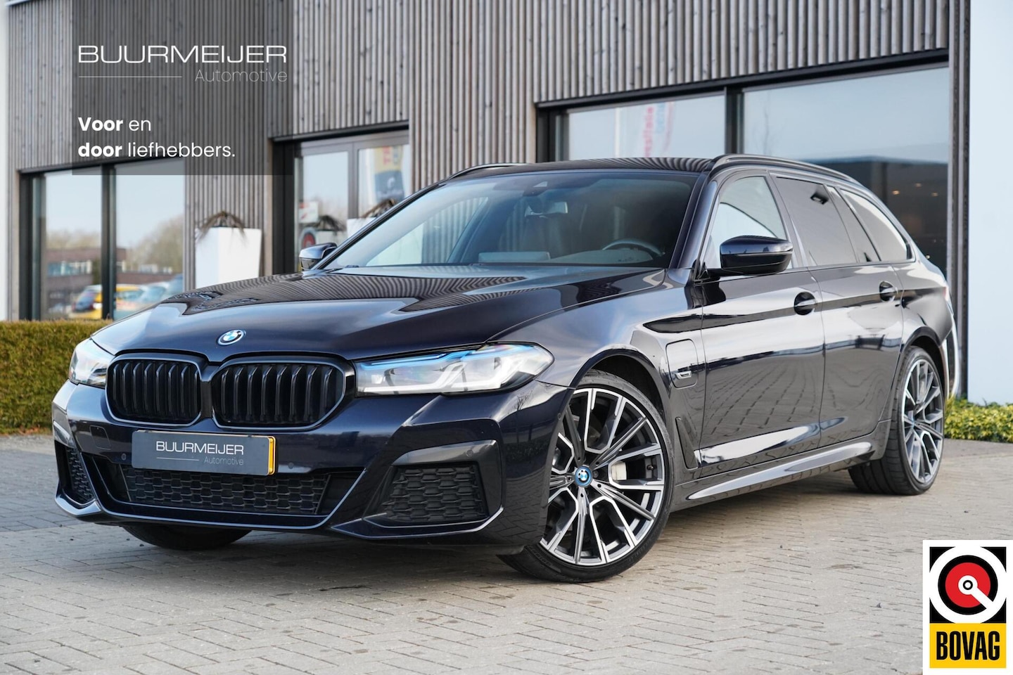 BMW 5-serie Touring - 530e Business Edition Plus M | M Pakket | Shadow Line | Elektrische trekhaak | Stoel en st - AutoWereld.nl