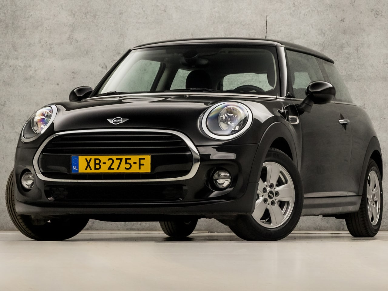 MINI Cooper - 1.5 Cooper Sport (NAVIGATIE, NAP, BLUETOOTH, PARKEERSENSOREN, SPORTSTOELEN, CRUISE, ELEK P - AutoWereld.nl