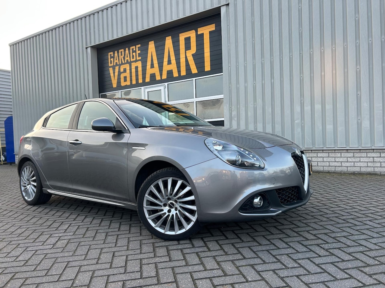 Alfa Romeo Giulietta - 1.4 Turbo MultiAir Super | LEER | NAVI | AUTOM | CRUISE | - AutoWereld.nl