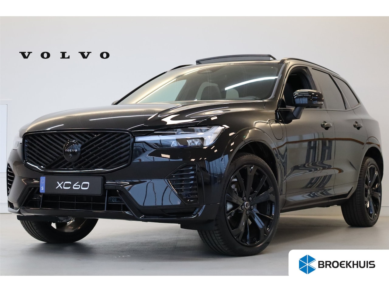 Volvo XC60 - T6 350PK AWD Plus Black Edition | Facelift | Pano-dak | Premium Pack | Lighting Pack - AutoWereld.nl