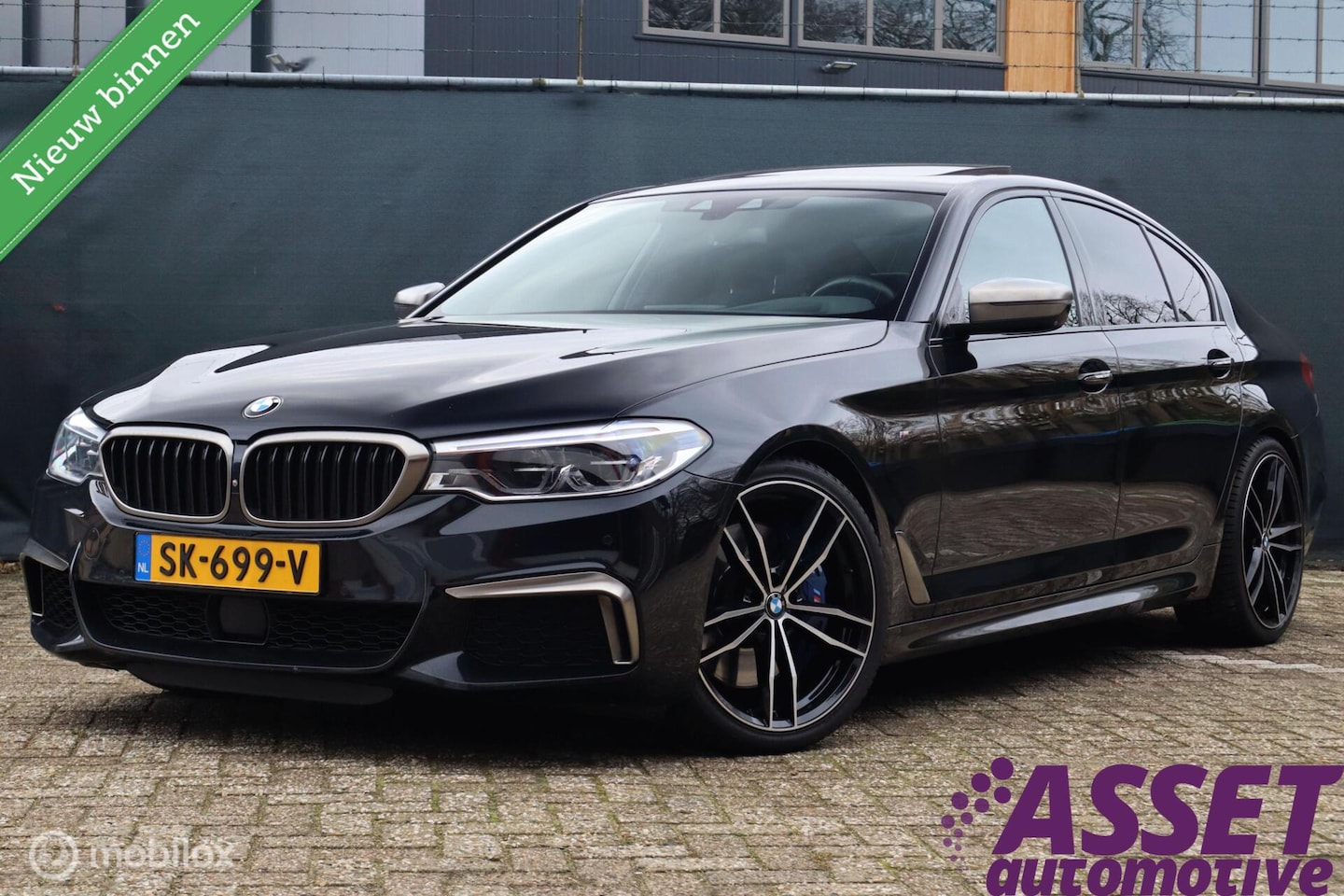 BMW 5-serie - M550i xDrive High Ex pano | CoPilot | nappaleer - AutoWereld.nl