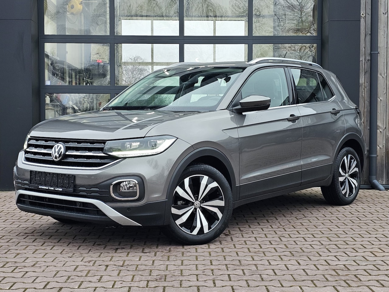 Volkswagen T-Cross - 1.0 TSI Style | Automaat | LED | Trekhaak | Stoelverwarming | ACC | Navi | PDC | - AutoWereld.nl