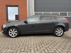Volvo V60 - 2.0 T3 Momentum - trekhaak - 17inch - (motor)